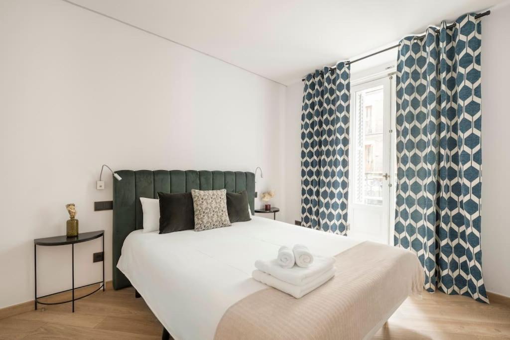 Lujoso Apartamento Cerca De Plaza Mayor Madrid Extérieur photo